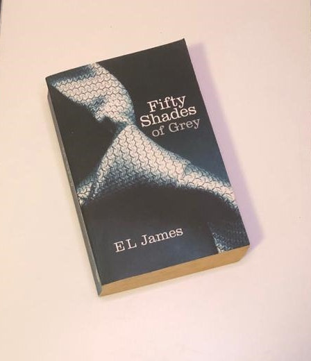 Fifty shades of grey - E.L. James