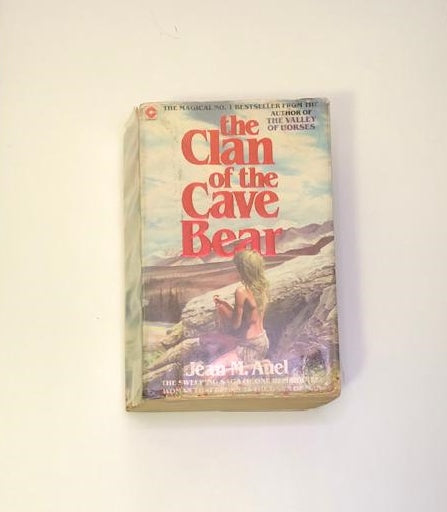 The clan of the cave bear - Jean M. Auel