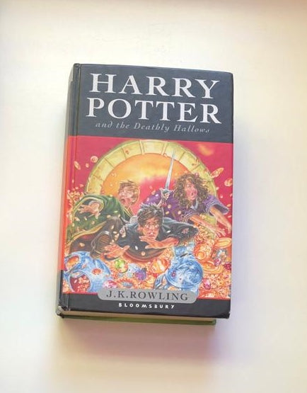 Harry Potter and the deathly hallows - J.K. Rowling (First edition)