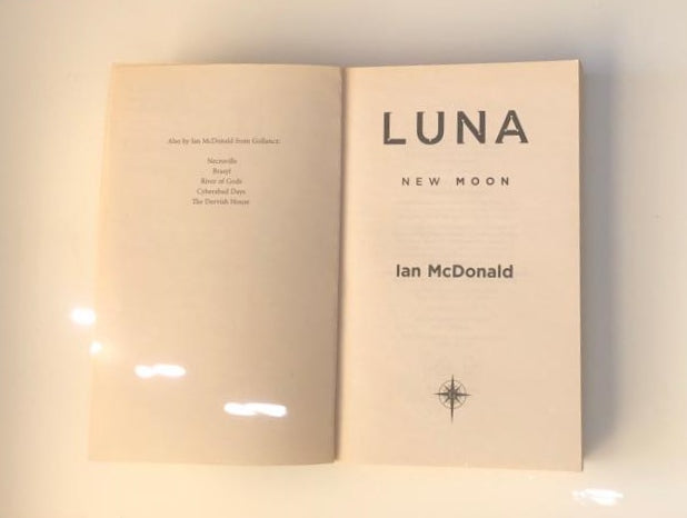 Luna: New moon - Ian McDonald