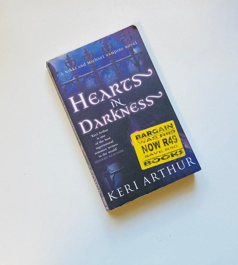 Hearts in darkness - Keri Arthur (Nikki & Michael #2)