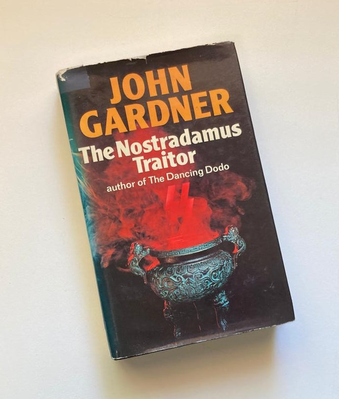 The Nostradamus traitor - John Gardner (Herbie Kruger #1)