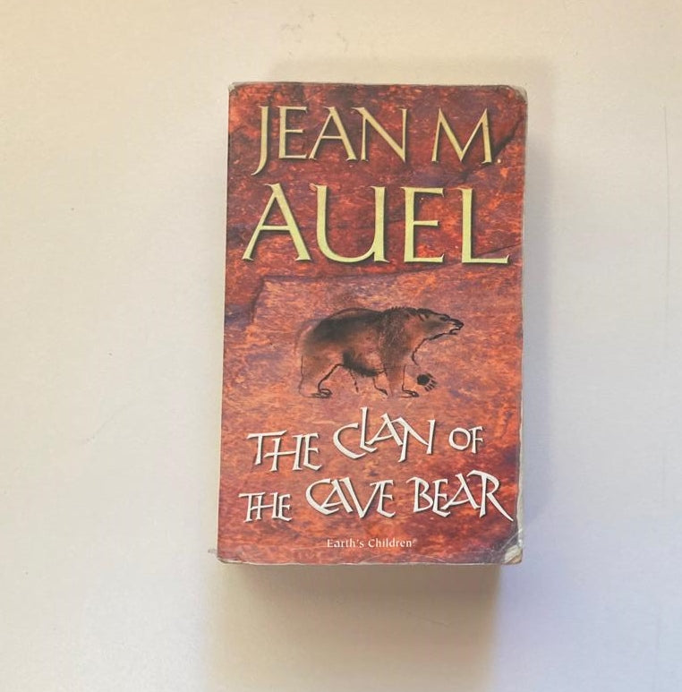 The clan of the cave bear - Jean M. Auel (Earth's Children #1)