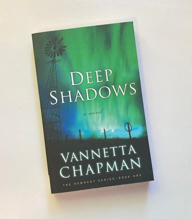 Deep shadows - Vannetta Chapman (The Remnant #1)