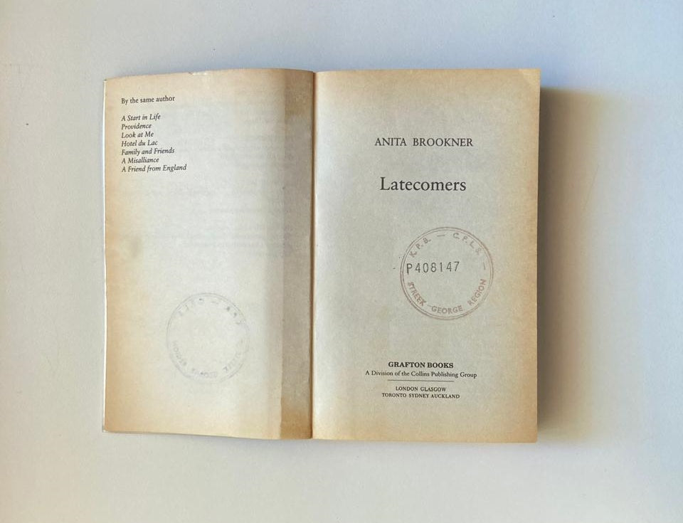 Latecomers - Anita Brookner