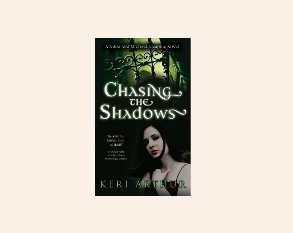 Chasing the shadows - Keri Arthur (Nikki & Michael vampire series #3)