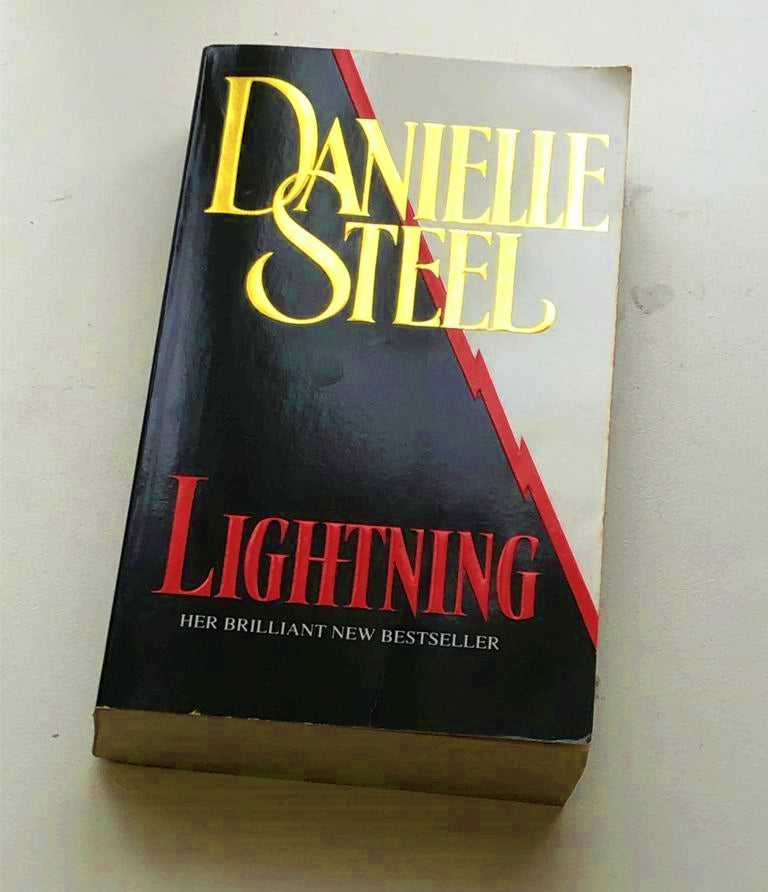 Lightning - Danielle Steel